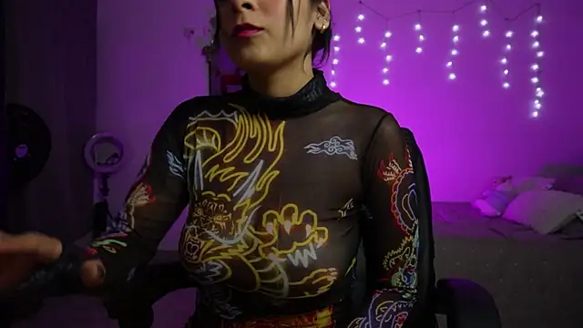 tammylee  online show from September 28, 2025, 6:41 am