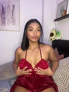 Snapshot of Isabella_fasilier chatting on January 31, 2025, 1:43 am Isabella fasilier online show from January 31, 2025, 1:43 am