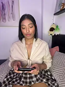 Snapshot of Isabella_fasilier chatting on February 14, 2025, 12:41 am Isabella fasilier online show from February 14, 2025, 12:41 am