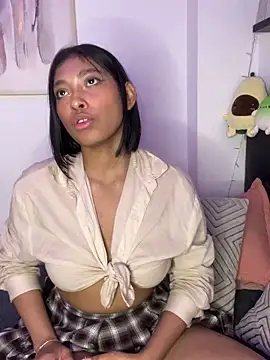 Snapshot of Isabella_fasilier chatting on February 14, 2025, 6:45 am Isabella fasilier online show from February 14, 2025, 6:45 am