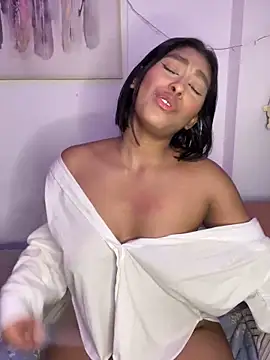 Snapshot of Isabella_fasilier chatting on February 26, 2025, 5:42 am Isabella fasilier online show from February 26, 2025, 5:42 am