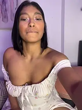 Snapshot of Isabella_fasilier chatting on March 22, 2025, 7:36 am Isabella fasilier online show from March 22, 2025, 7:36 am