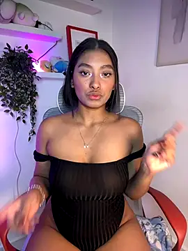 Snapshot of Isabella_fasilier chatting on September 21, 2025, 12:45 am Isabella fasilier online show from September 21, 2025, 12:45 am