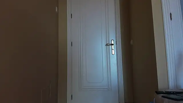 nycole new online show from November 25, 2025, 6:02 am