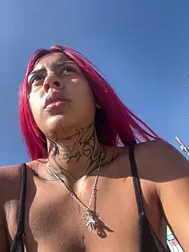 Kuromi LS online show from January 18, 2025, 1:51 pm