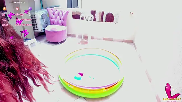 ShainaBonne online show from September 17, 2025, 3:57 pm
