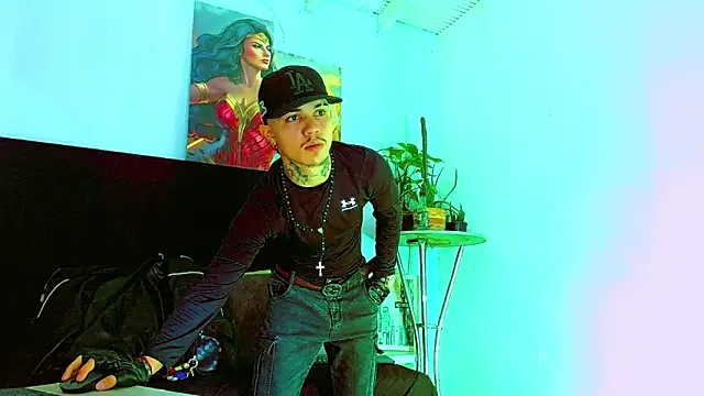 HannibalLester online show from December 5, 2025, 3:26 am