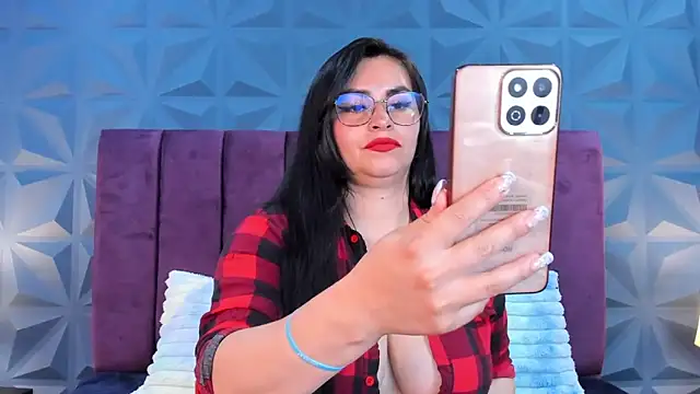 NicoleJonss online show from November 12, 2025, 3:18 am