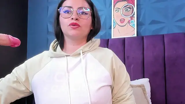 NicoleJonss online show from May 16, 2026, 12:07 am