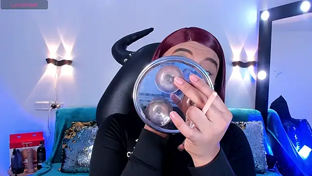 Emili Roux online show from April 10, 2026, 10:09 am