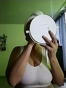 hailey85 online show from November 2, 2025, 7:49 pm