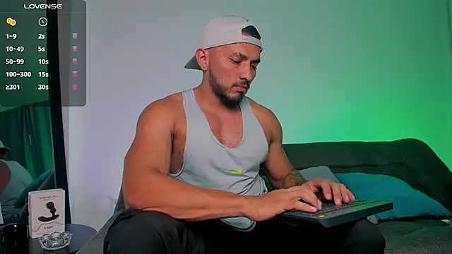 maximusclark1 online show from February 25, 2025, 11:11 pm