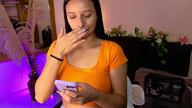 Hannah williams1 online show from December 3, 2025, 8:51 pm