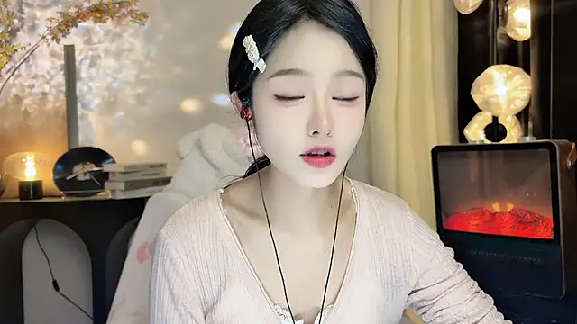 xiaodaibabyy online show from February 23, 2025, 4:13 pm