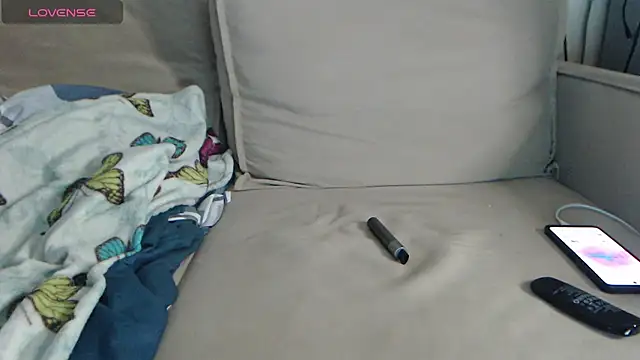 -LauraGold- online show from March 3, 2025, 8:11 pm