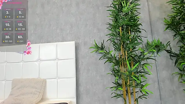 Snapshot of KatelynSparks chatting on January 24, 2025, 9:39 am KatelynSparks online show from January 24, 2025, 9:39 am