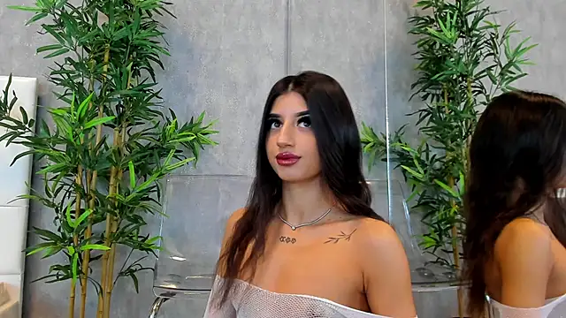 Snapshot of KatelynSparks chatting on February 14, 2025, 6:34 am KatelynSparks online show from February 14, 2025, 6:34 am