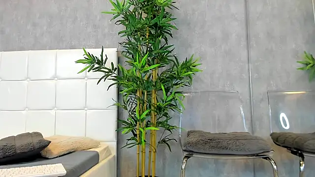 Snapshot of KatelynSparks chatting on February 15, 2025, 9:38 am KatelynSparks online show from February 15, 2025, 9:38 am