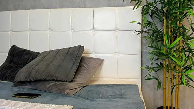 Snapshot of KatelynSparks chatting on March 15, 2025, 12:34 pm KatelynSparks online show from March 15, 2025, 12:34 pm