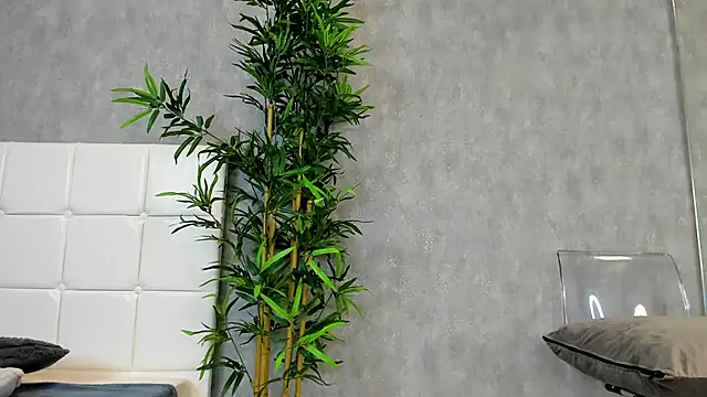 Snapshot of KatelynSparks chatting on March 17, 2025, 10:06 am KatelynSparks online show from March 17, 2025, 10:06 am