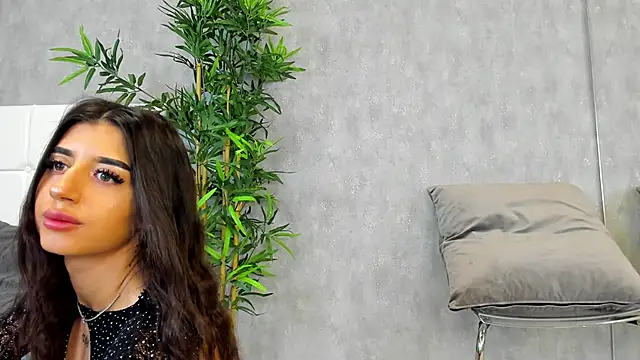 Snapshot of KatelynSparks chatting on March 19, 2025, 6:35 am KatelynSparks online show from March 19, 2025, 6:35 am