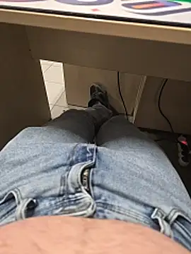 Snapshot of Ibag01 chatting on December 15, 2025, 3:27 pm Ibag01 online show from December 15, 2025, 3:27 pm