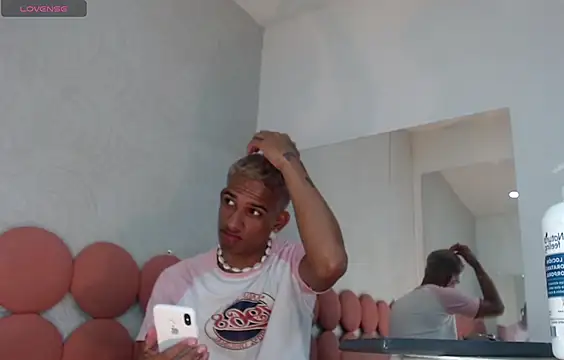 Snapshot of AbrahanBratz chatting on January 10, 2025, 9:42 pm AbrahanBratz online show from January 10, 2025, 9:42 pm