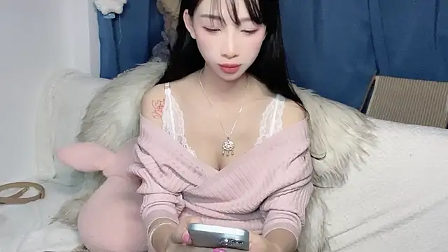 Lili-2 online show from December 14, 2025, 4:45 pm