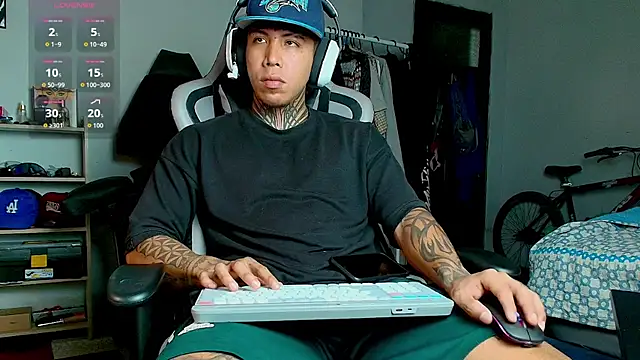 Nickhot0609 online show from October 9, 2025, 4:27 pm