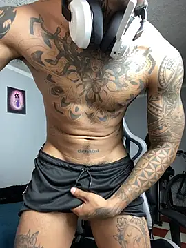 Nickhot0609 online show from November 11, 2025, 7:47 pm