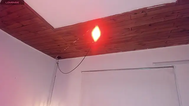 Jhiinny Brownn online show from October 15, 2025, 3:28 am