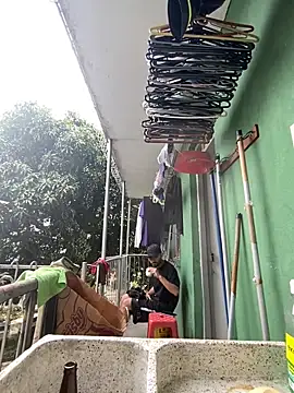 Jestebanano online show from April 27, 2026, 4:27 pm