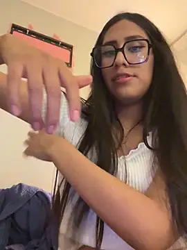 AleFantasy0001 online show from September 14, 2025, 5:17 am