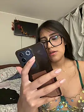 AleFantasy0001 online show from November 12, 2025, 4:24 am