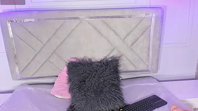 Snapshot of Emma_Payton chatting on January 13, 2025, 5:44 pm Emma Payton online show from January 13, 2025, 5:44 pm