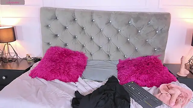 Snapshot of Emma_Payton chatting on January 20, 2025, 5:48 pm Emma Payton online show from January 20, 2025, 5:48 pm