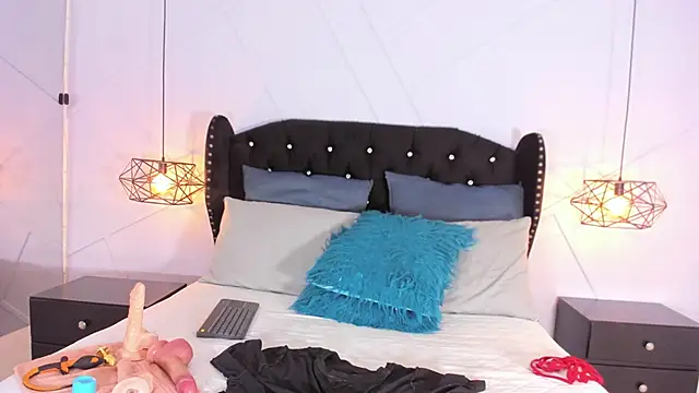 Snapshot of Emma_Payton chatting on February 8, 2025, 3:00 pm Emma Payton online show from February 8, 2025, 3:00 pm