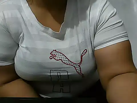 Queen of boobs01 online show from January 17, 2025, 2:39 pm