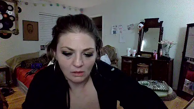 sophiarica online show from April 22, 2026, 2:36 am