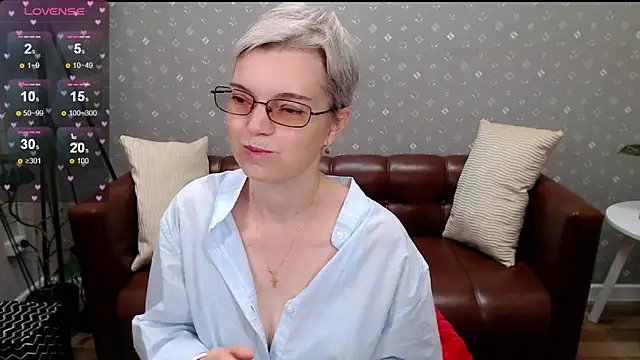 Cutie Erikaa1 online show from October 13, 2025, 2:33 am