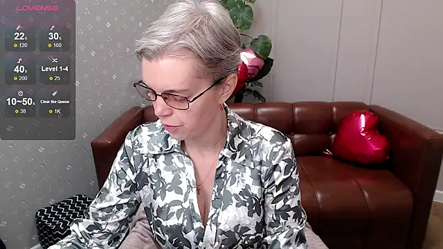 Snapshot of Cutie_Erikaa1 chatting on March 4, 2026, 2:17 am Cutie Erikaa1 online show from March 4, 2026, 2:17 am