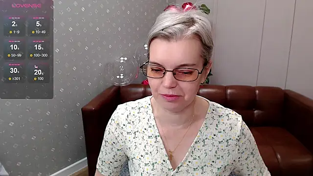 Snapshot of Cutie_Erikaa1 chatting on March 13, 2026, 2:18 am Cutie Erikaa1 online show from March 13, 2026, 2:18 am