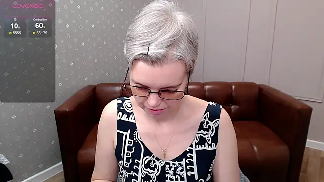 Snapshot of Cutie_Erikaa1 chatting on March 22, 2026, 2:15 am Cutie Erikaa1 online show from March 22, 2026, 2:15 am