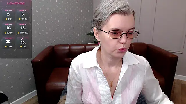 Snapshot of Cutie_Erikaa1 chatting on March 24, 2026, 2:16 am Cutie Erikaa1 online show from March 24, 2026, 2:16 am