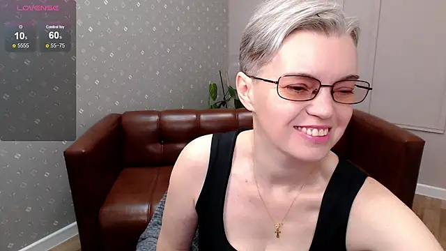 Snapshot of Cutie_Erikaa1 chatting on March 27, 2026, 2:17 am Cutie Erikaa1 online show from March 27, 2026, 2:17 am