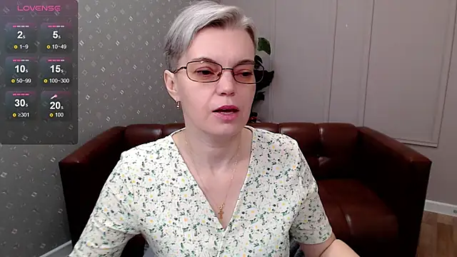 Snapshot of Cutie_Erikaa1 chatting on April 3, 2026, 2:20 am Cutie Erikaa1 online show from April 3, 2026, 2:20 am