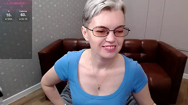 Snapshot of Cutie_Erikaa1 chatting on April 7, 2026, 2:12 am Cutie Erikaa1 online show from April 7, 2026, 2:12 am