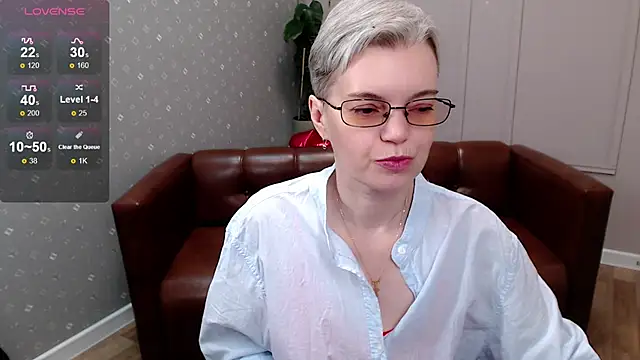 Snapshot of Cutie_Erikaa1 chatting on April 9, 2026, 2:11 am Cutie Erikaa1 online show from April 9, 2026, 2:11 am