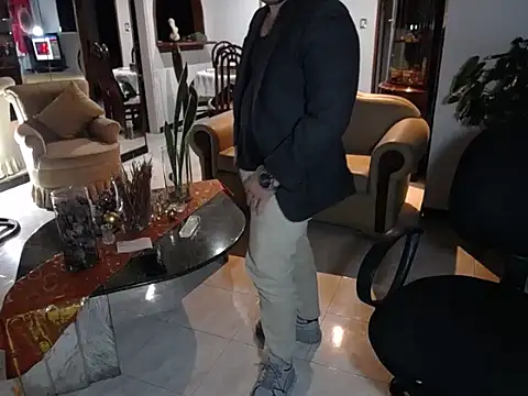 Snapshot of pitbullveryhot chatting on February 6, 2025, 6:51 am pitbullveryhot online show from February 6, 2025, 6:51 am