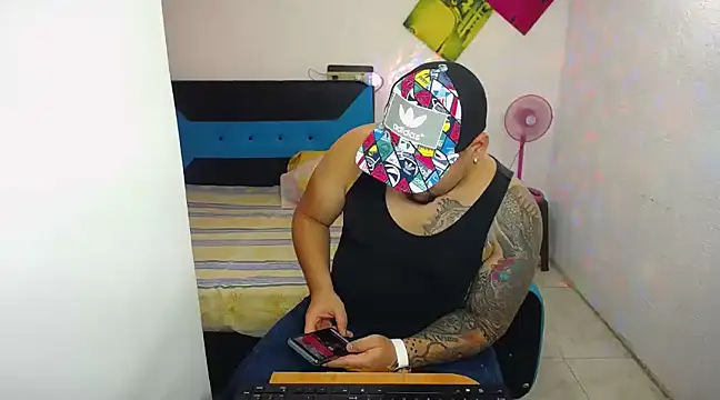 Snapshot of pitbullveryhot chatting on March 13, 2025, 3:33 am pitbullveryhot online show from March 13, 2025, 3:33 am